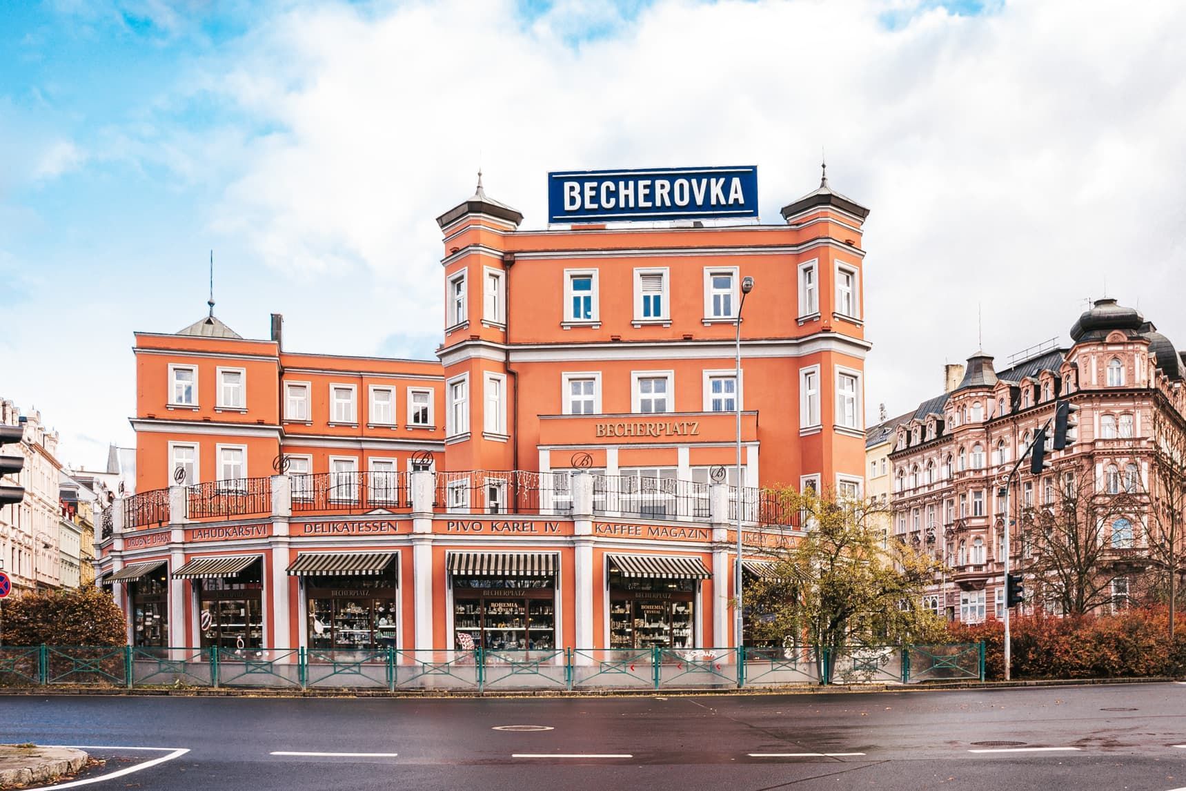 Svítíme při výrobě Becherovky!
